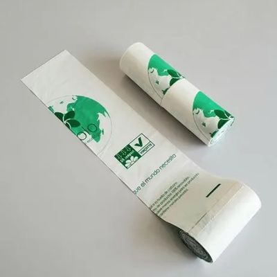 Περιβαλλοντικά φιλικές και βιοδιασπώμενες σακούλες για σκύλους σε κυλίνδρους από υλικό PLA PBAT